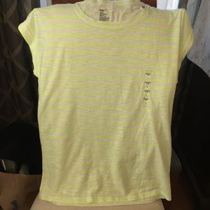 Gap women’s striped tee. NWT. Size medium.